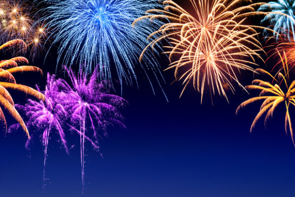 Vuurwerk in de lucht omdat je je hebt ingeschreven voor de nieuwsbrief