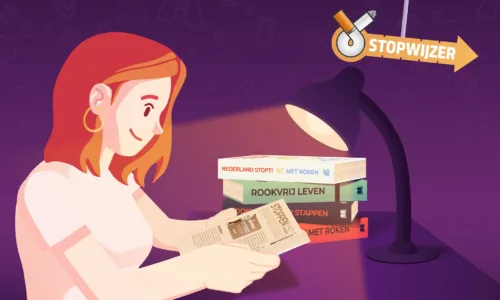 Vrouw kijkt naar boeken om zich voor te bereiden op het stoppen met roken