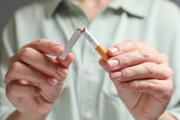 Sigaret doorgebroken doordat Nederlanders minder roken